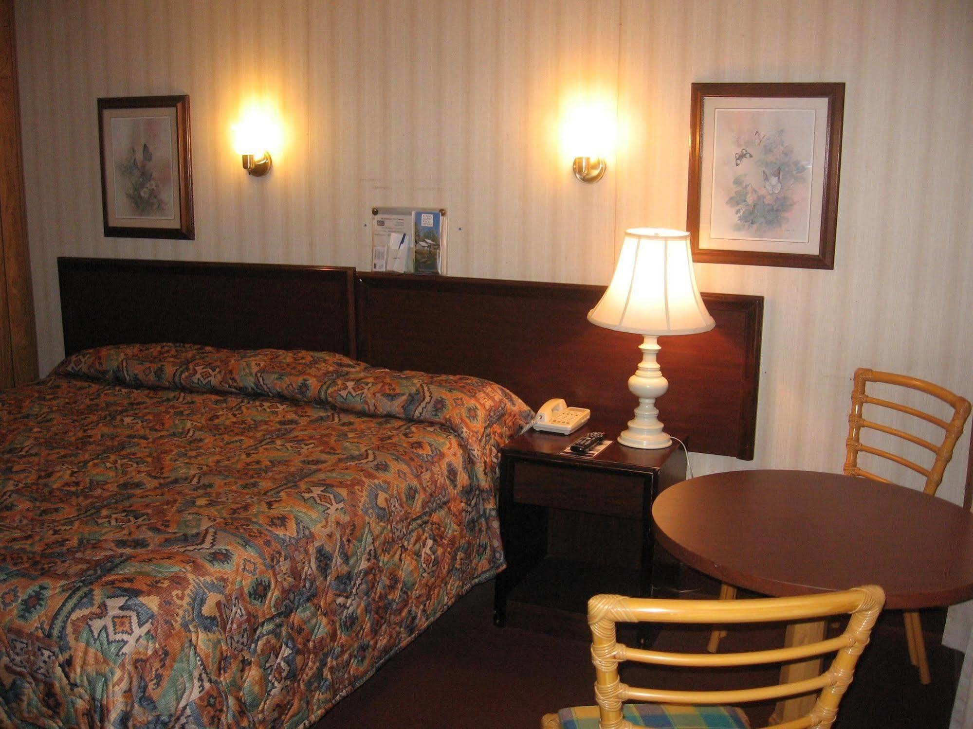 Budget Inn Lynchburg And Bedford Goode Exterior photo